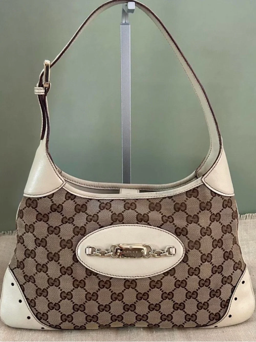 Gucci White & Brown GG Canvas Hobo Shoulder Bag - Picture 2 of 9